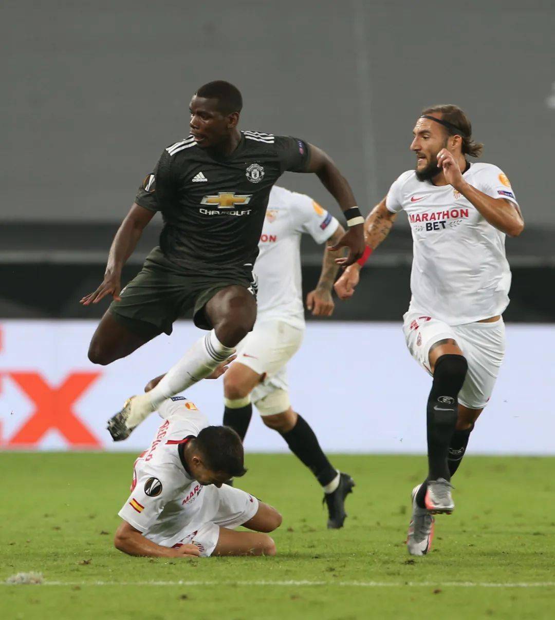 ayx-包含转会期突围战来临；多伦多猛龙围绕欧超杯状态回暖；悬念犹存；细节决定成败的词条