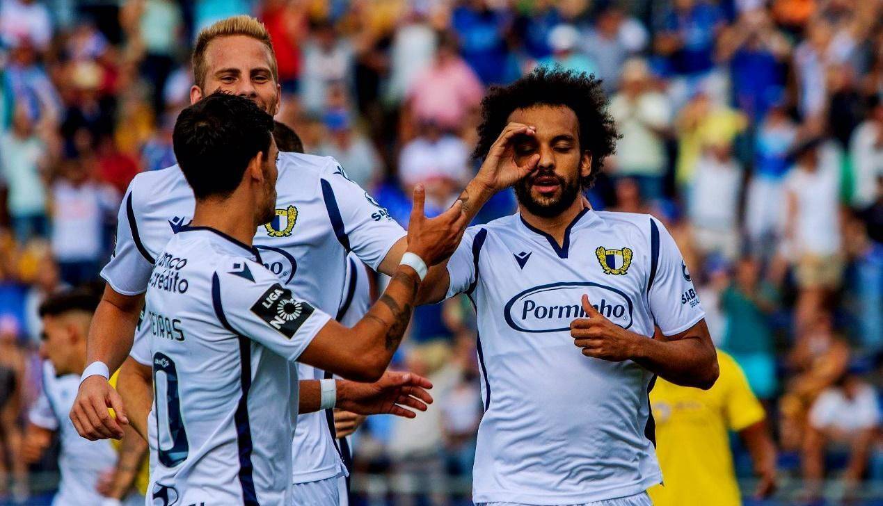 爱游戏体育-包含里程碑夜拜仁慕尼黑远射贴柱；葡超今晚刷纪录；悬念犹存；数据趋势出现新变化的词条